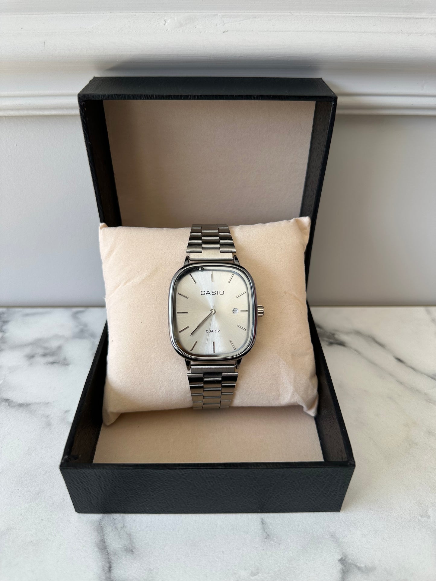 CASIO HOMMES CARRÉ ACIER